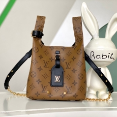 Louis Vuitton Shopping Bags